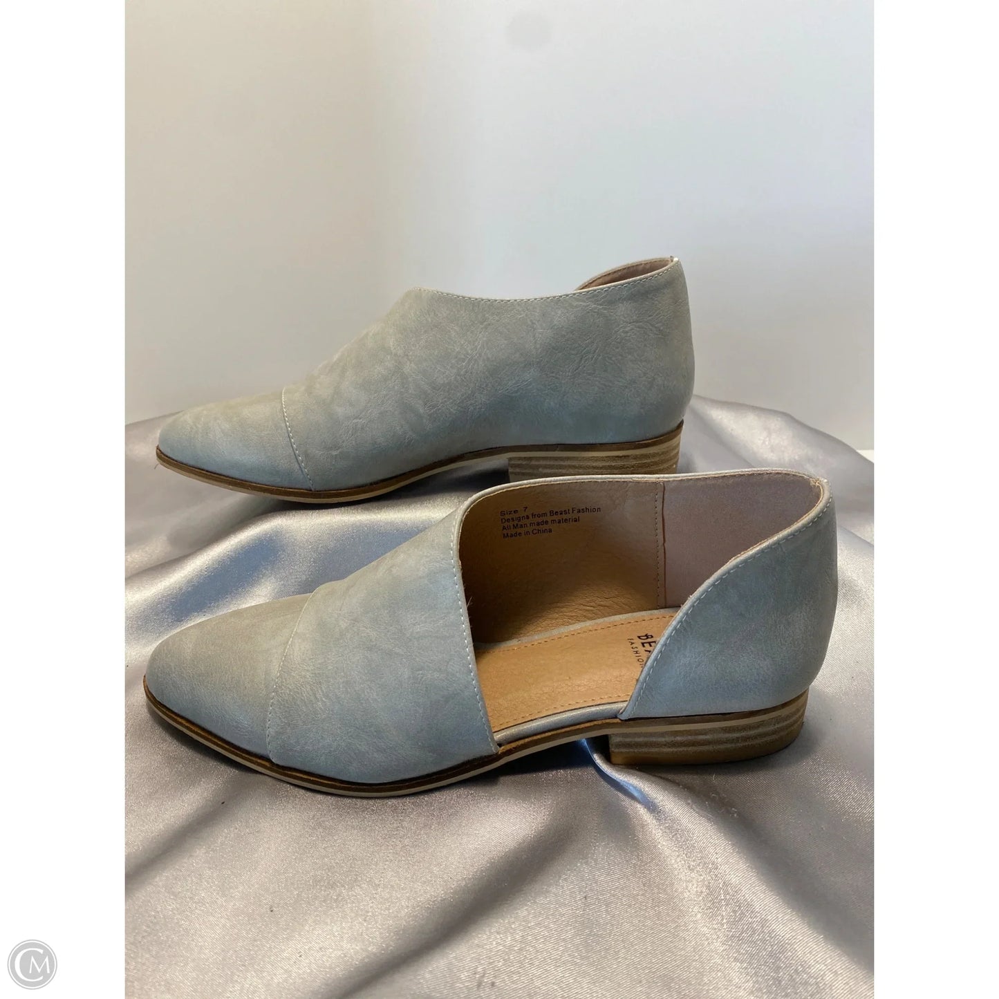 Shoes Flats By Clothes Mentor In Grey, Size: 7