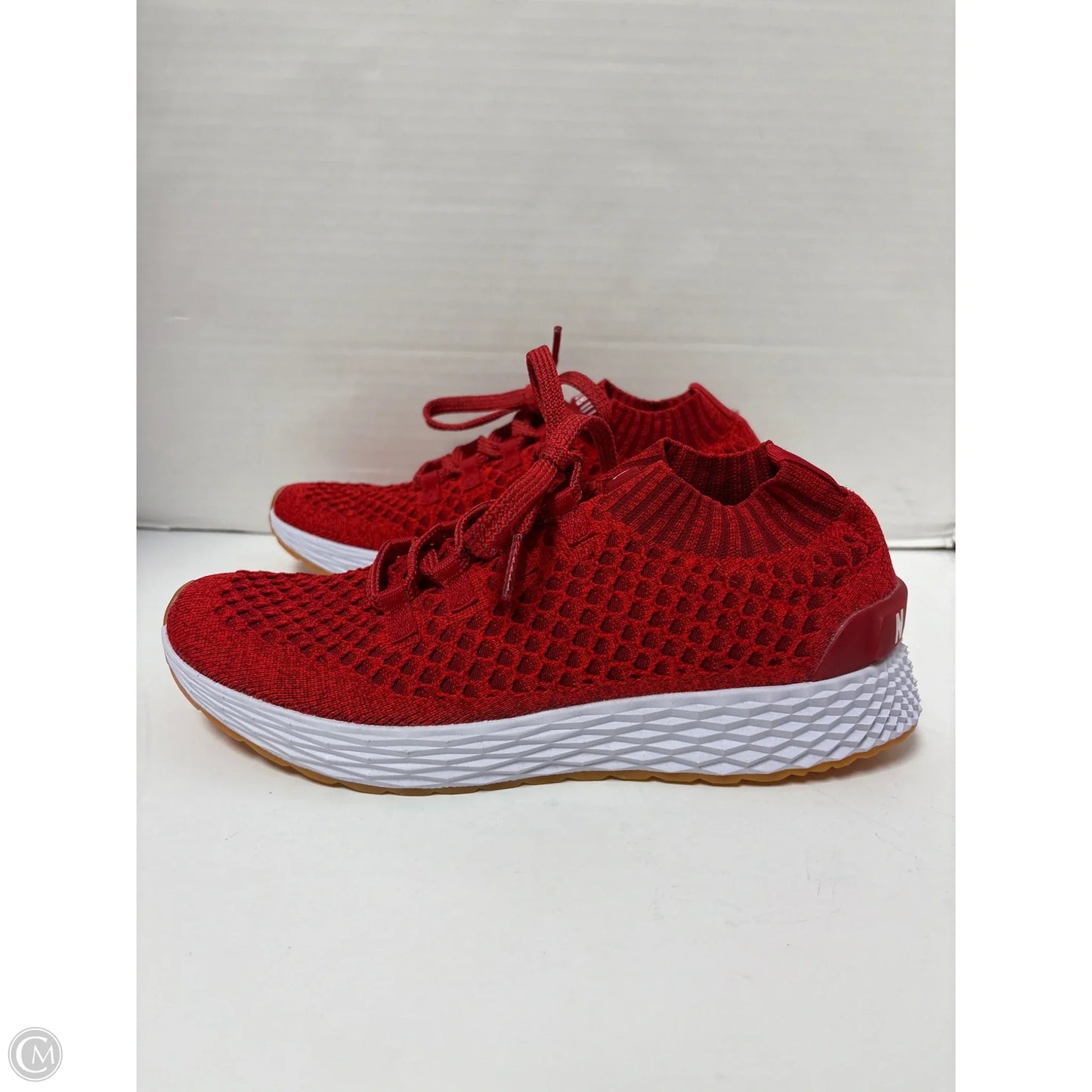 Shoes Athletic By Clothes Mentor In Red, Size: 9
