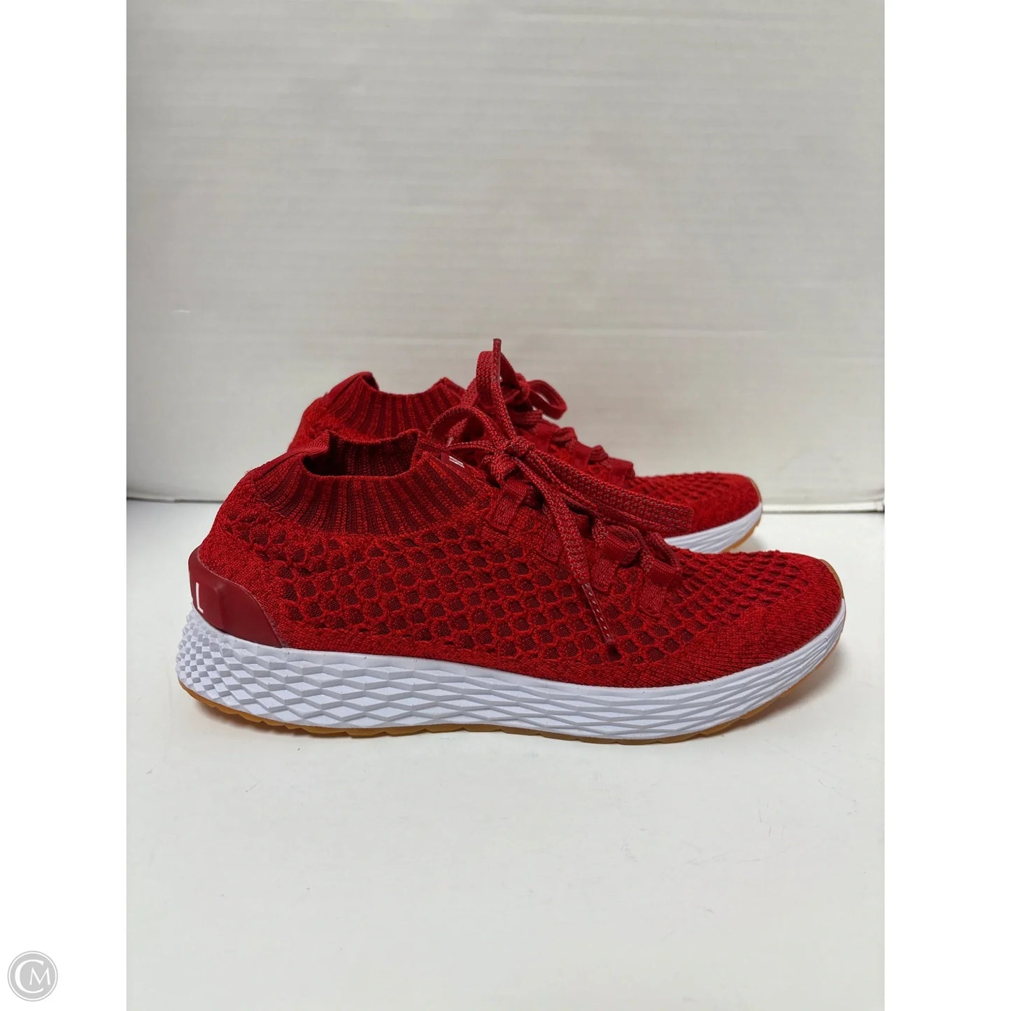 Shoes Athletic By Clothes Mentor In Red, Size: 9