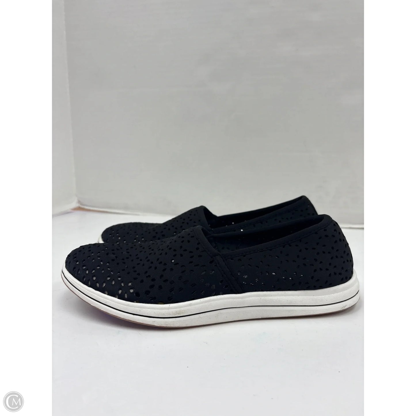 Shoes Sneakers By Clarks In Black, Size: 7.5