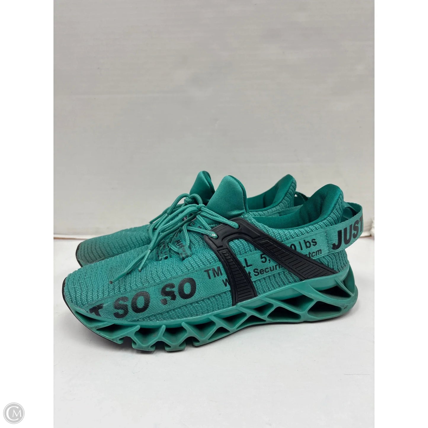 Shoes Athletic By So In Green, Size: 8.5