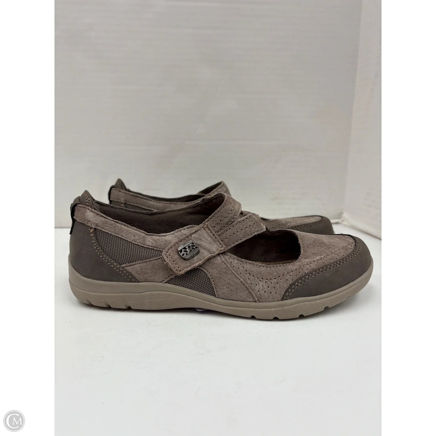 Shoes Flats By Earth In Taupe, Size: 7.5