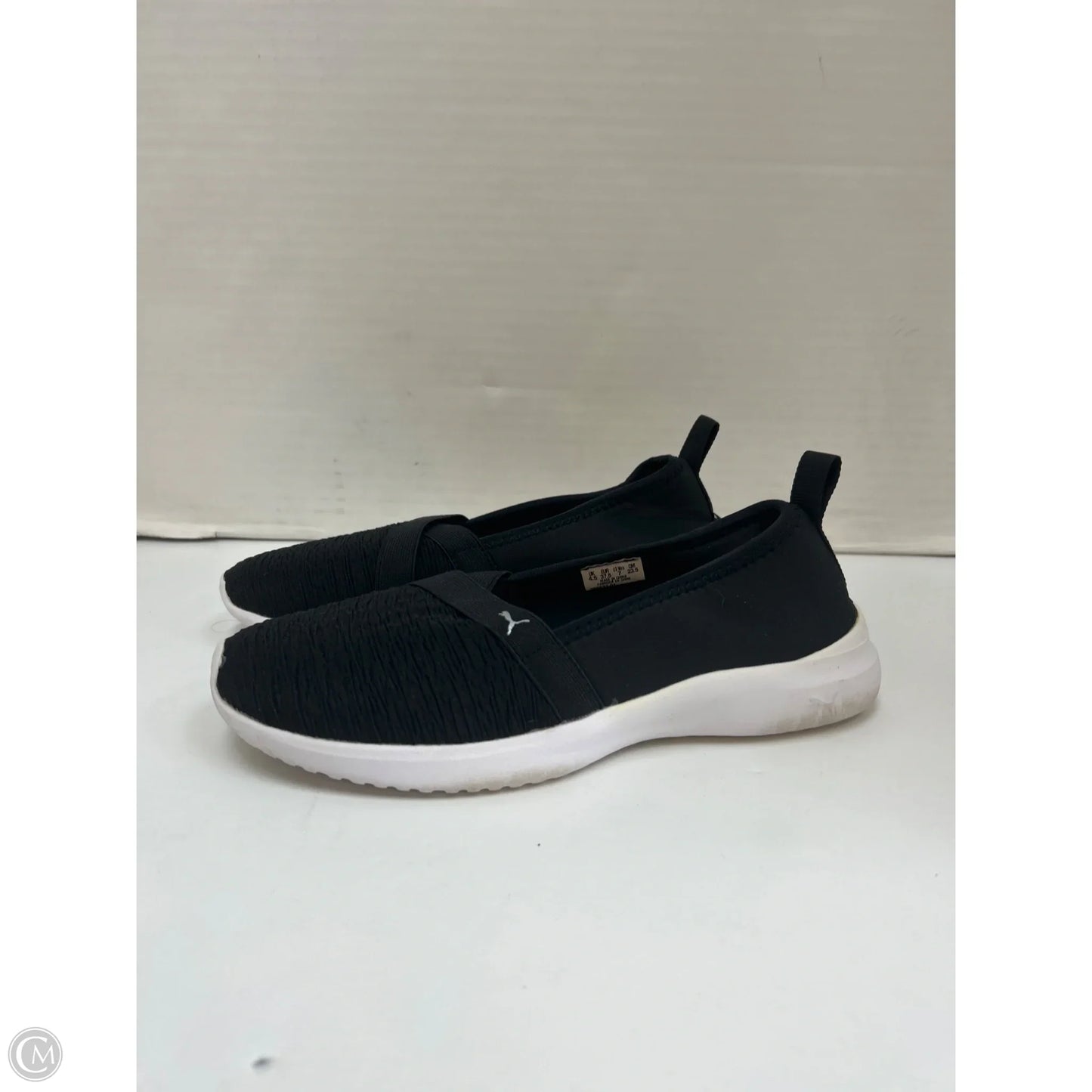 Shoes Sneakers By Puma In Black, Size: 7
