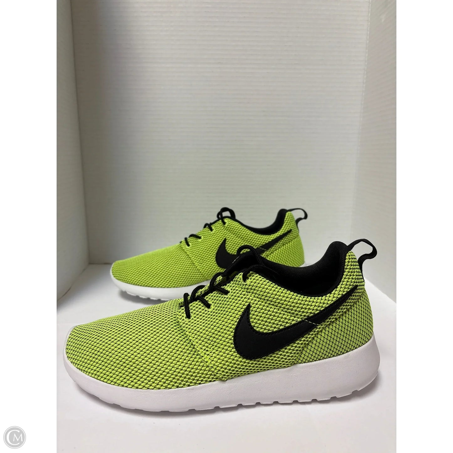 Shoes Athletic By Nike In Yellow, Size: 9.5