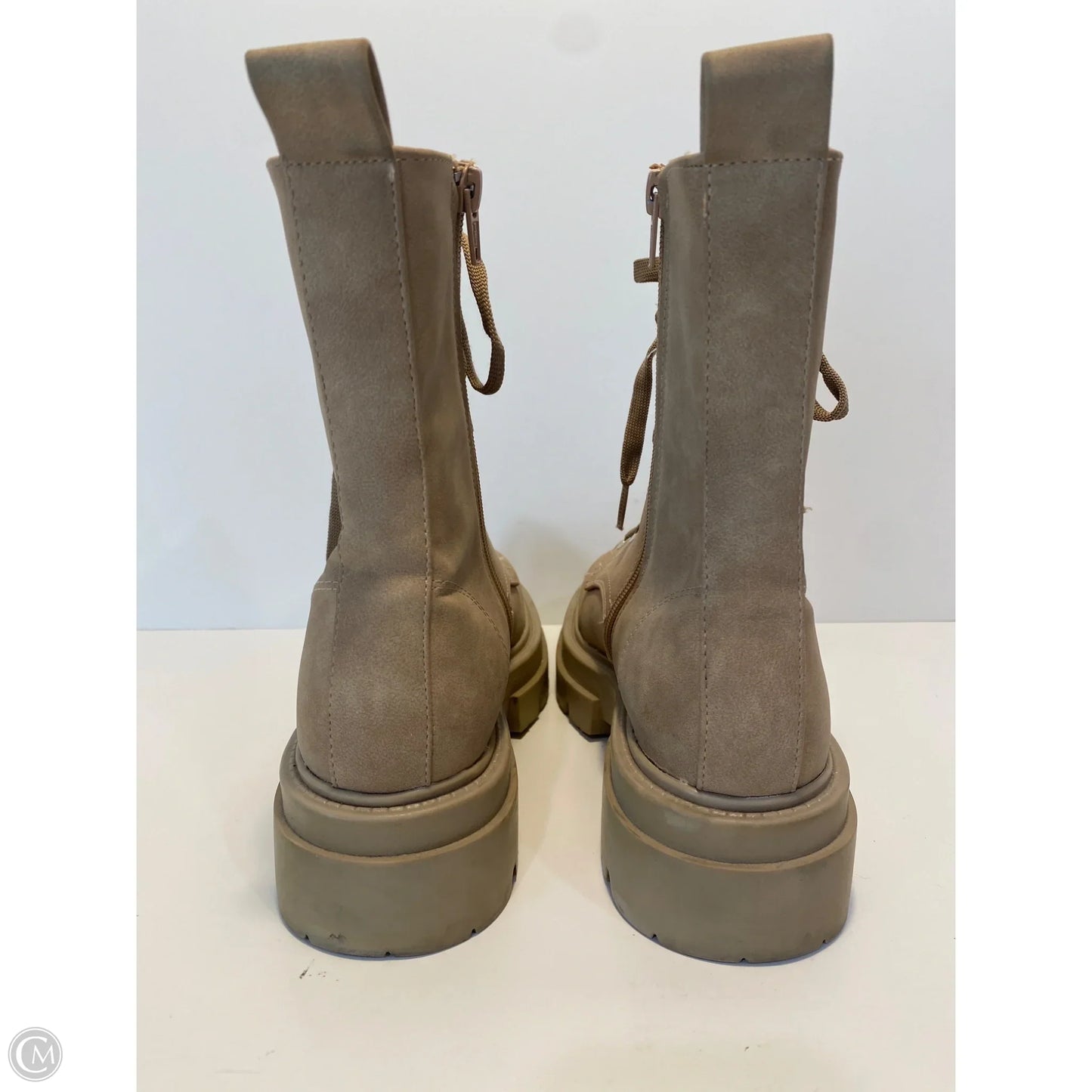 Boots Ankle Flats By Clothes Mentor In Tan, Size: 9