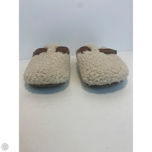 Shoes Flats By White Mountain In Cream, Size: 8