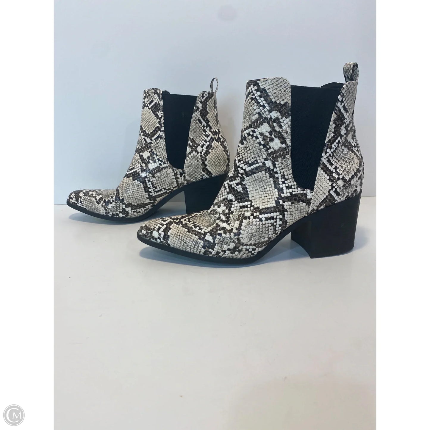 Boots Ankle Heels By Just Fab In Animal Print, Size: 7.5