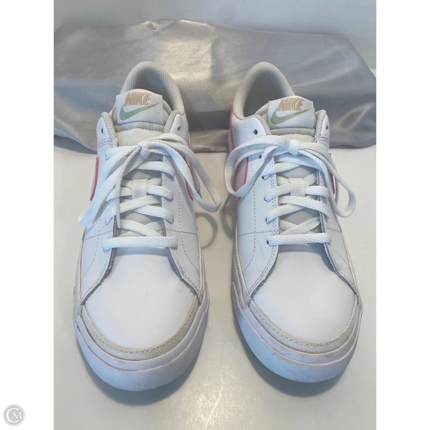 Shoes Sneakers By Nike In Pink, Size: 9.5