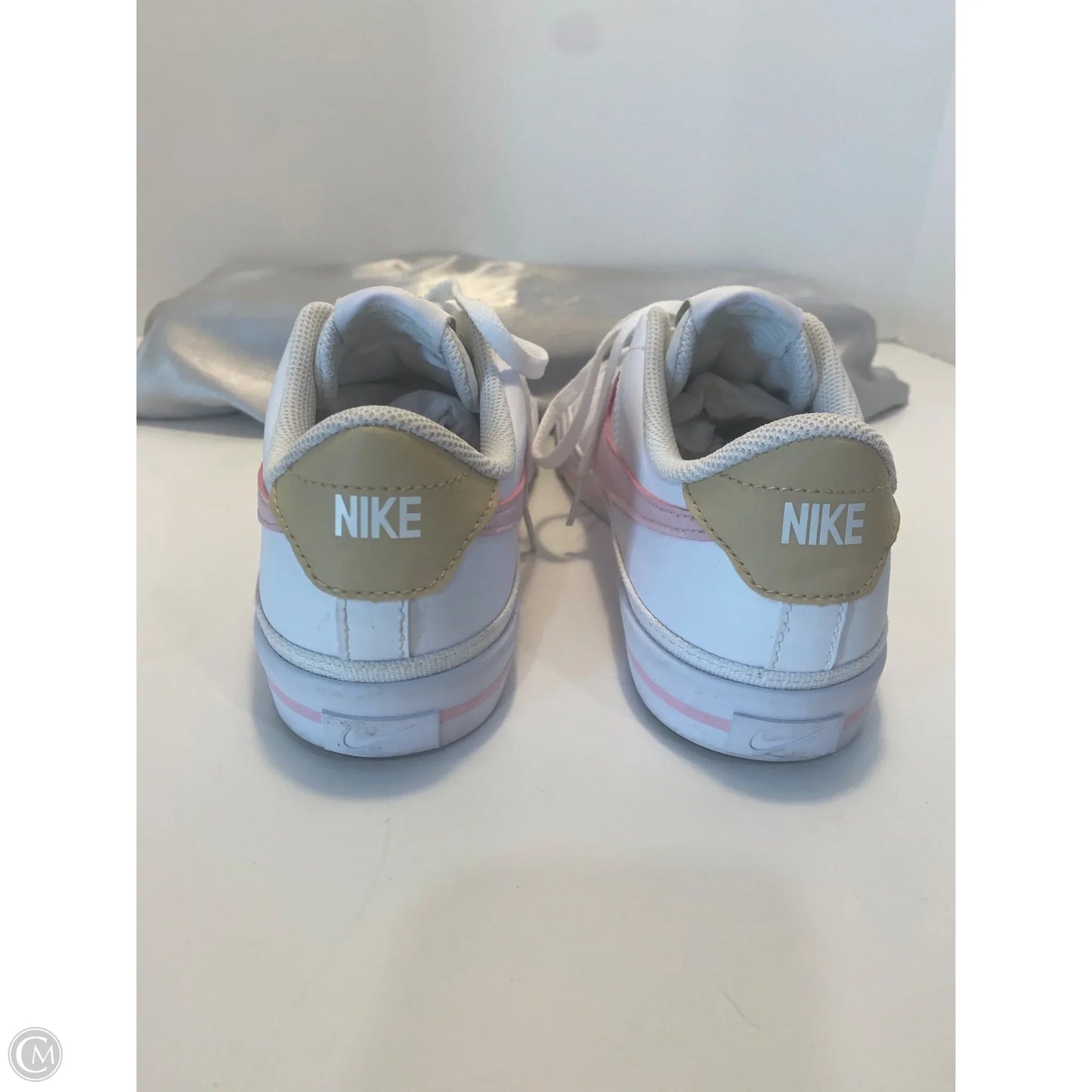 Shoes Sneakers By Nike In Pink, Size: 9.5