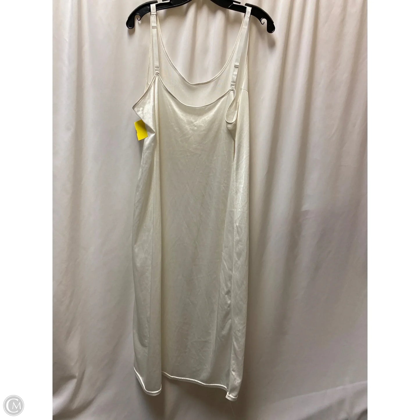 Nightgown By Clothes Mentor In White, Size: Osfm