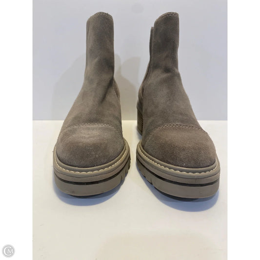 Boots Ankle Flats By Bernardo In Grey, Size: 7