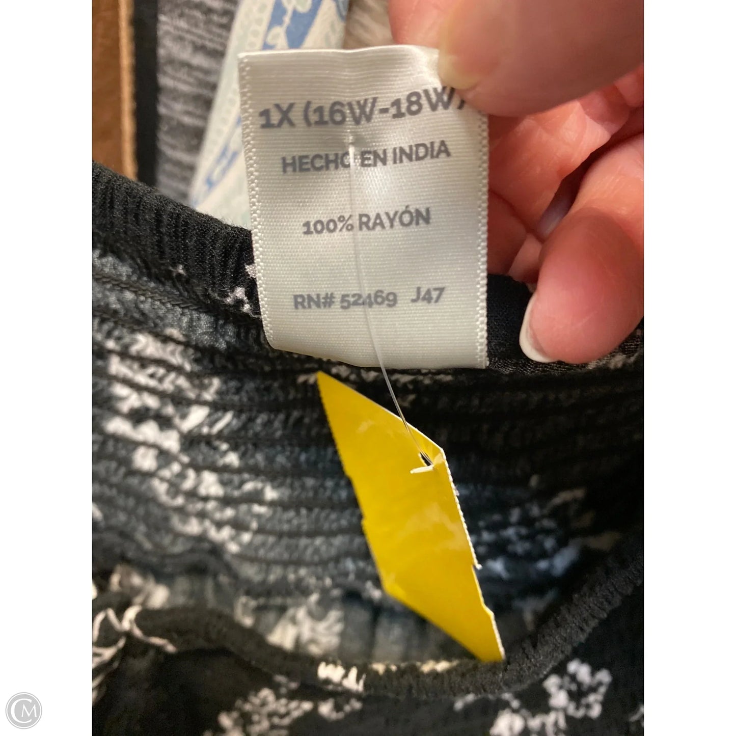 Top Short Sleeve By Terra & Sky In Black, Size: 1x