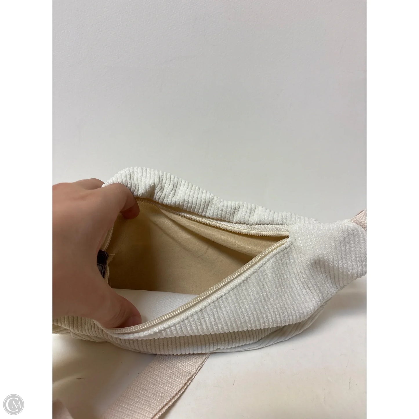 Belt Bag By Clothes Mentor, Size: Large