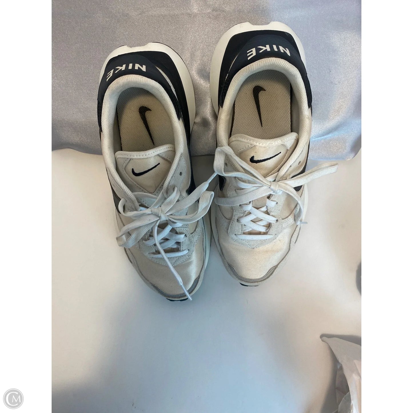 Shoes Athletic By Nike In Tan, Size: 7.5