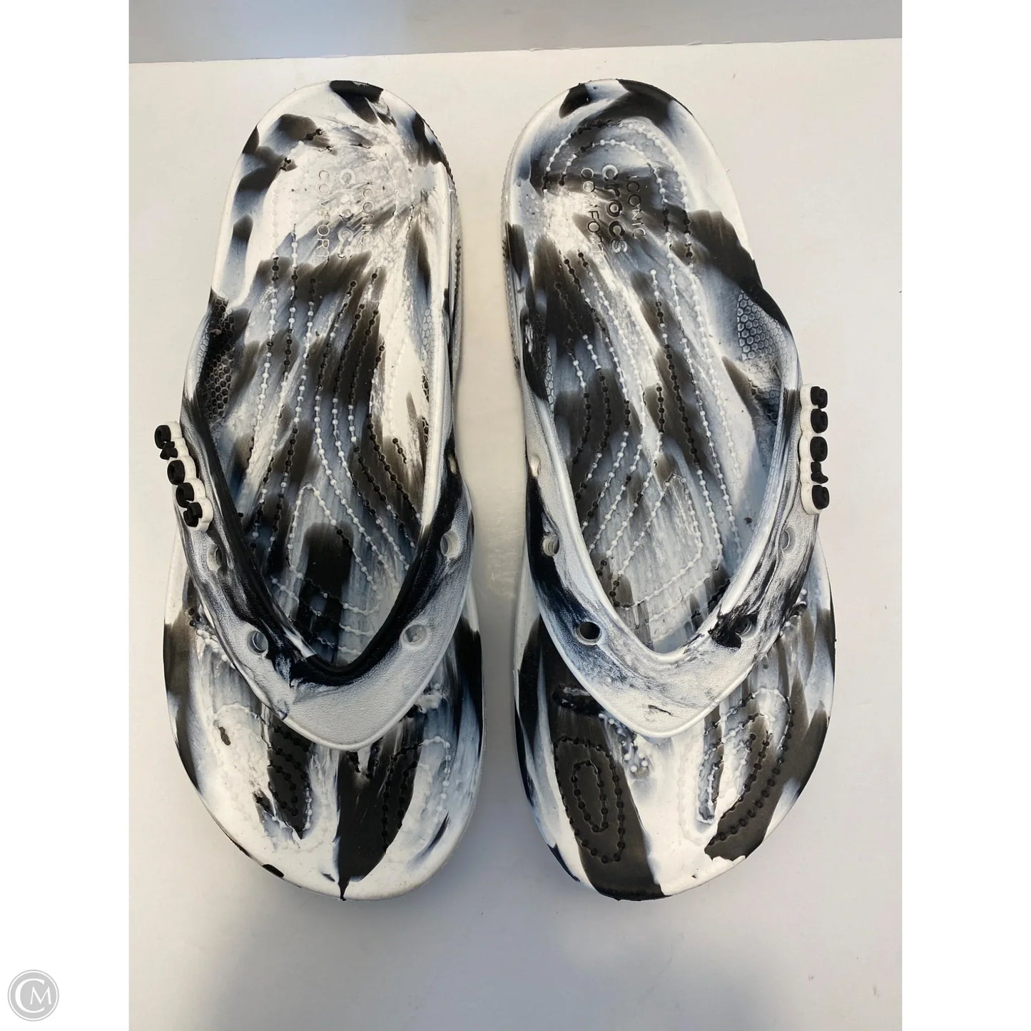 Sandals Flip Flops By Crocs In Black & White, Size: 11