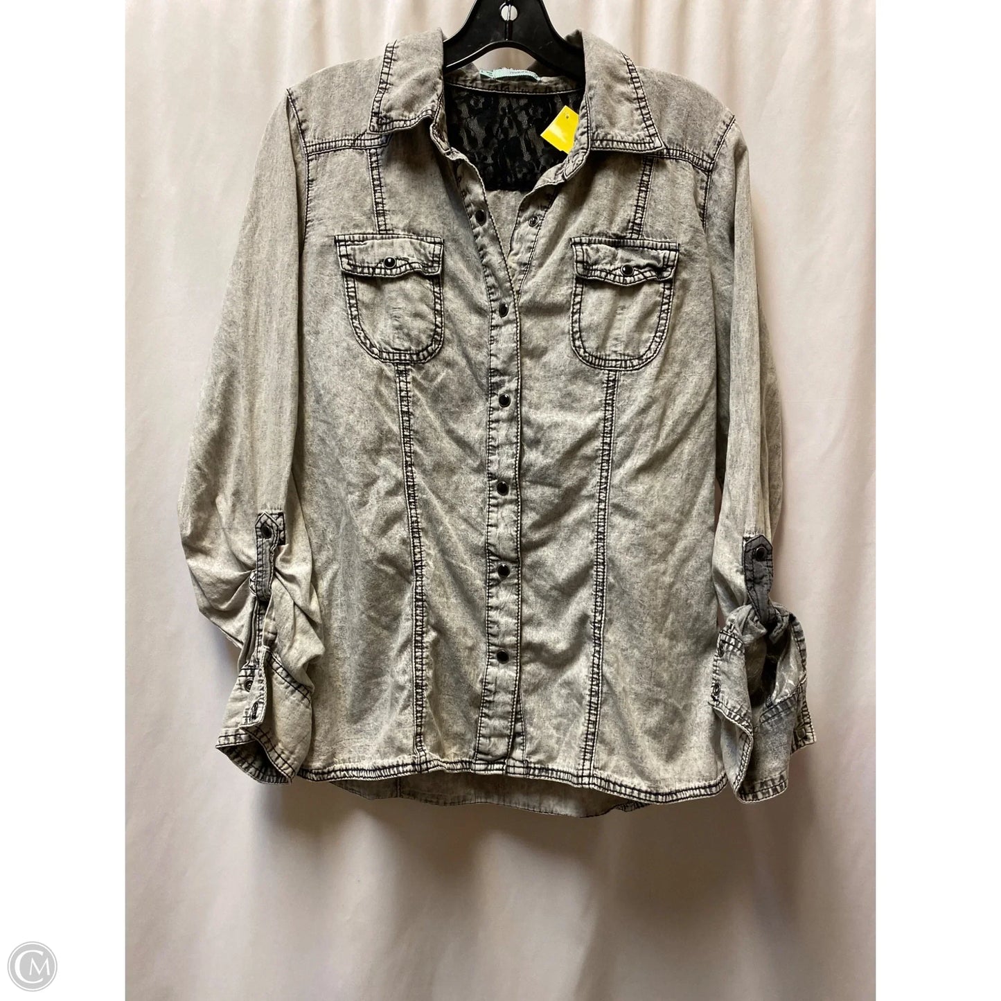 Top Long Sleeve By Maurices In Grey, Size: L