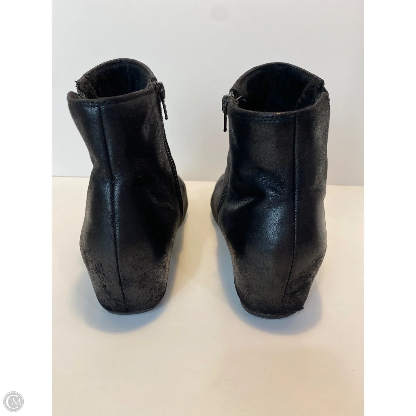 Boots Ankle Flats By Bare Traps In Black, Size: 11