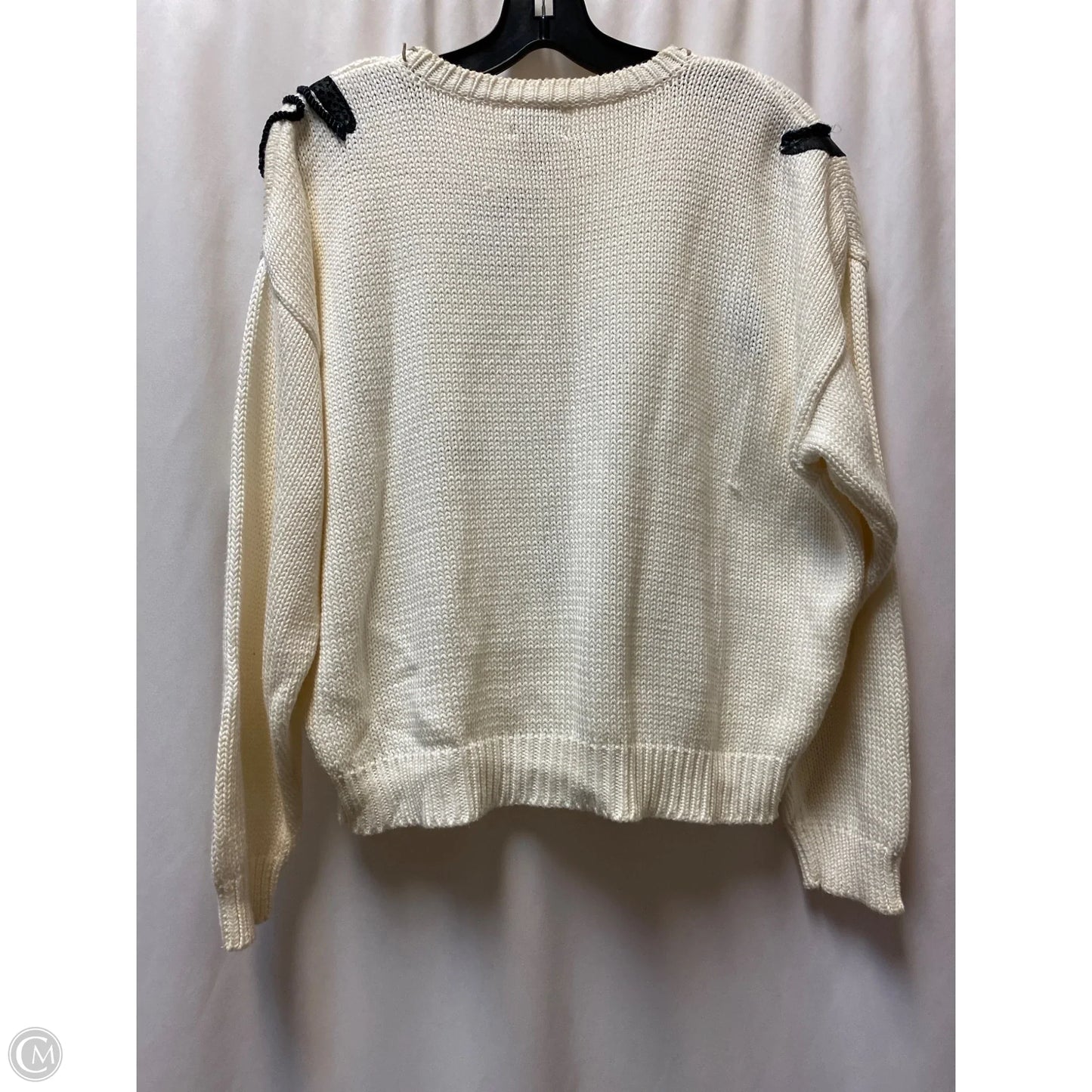 Sweater By Clothes Mentor In White, Size: M