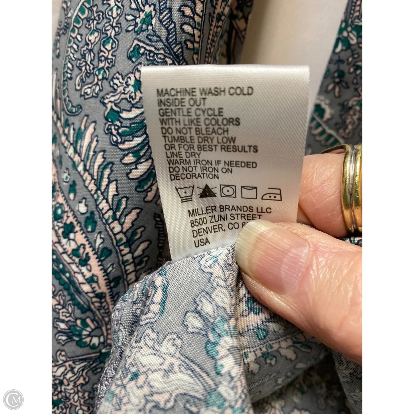 Top Long Sleeve By Clothes Mentor In Grey, Size: S