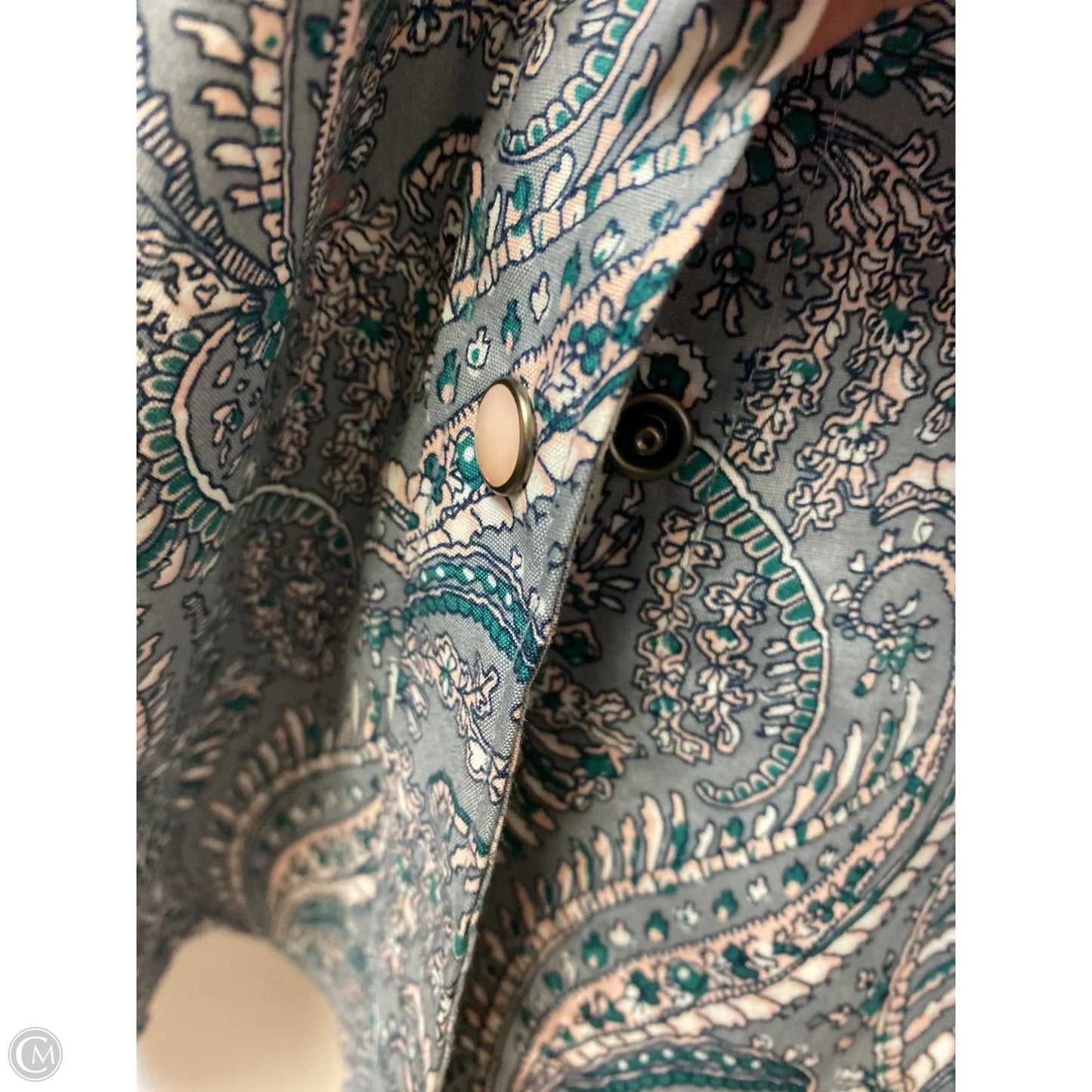 Top Long Sleeve By Clothes Mentor In Grey, Size: S