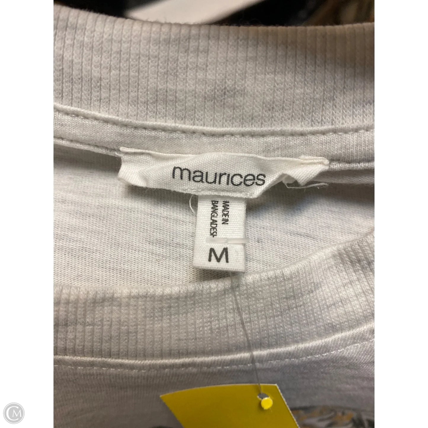 Top Short Sleeve By Maurices In Cream, Size: M