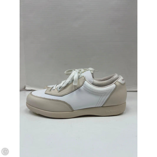 Shoes Athletic By Hush Puppies In White, Size: 8