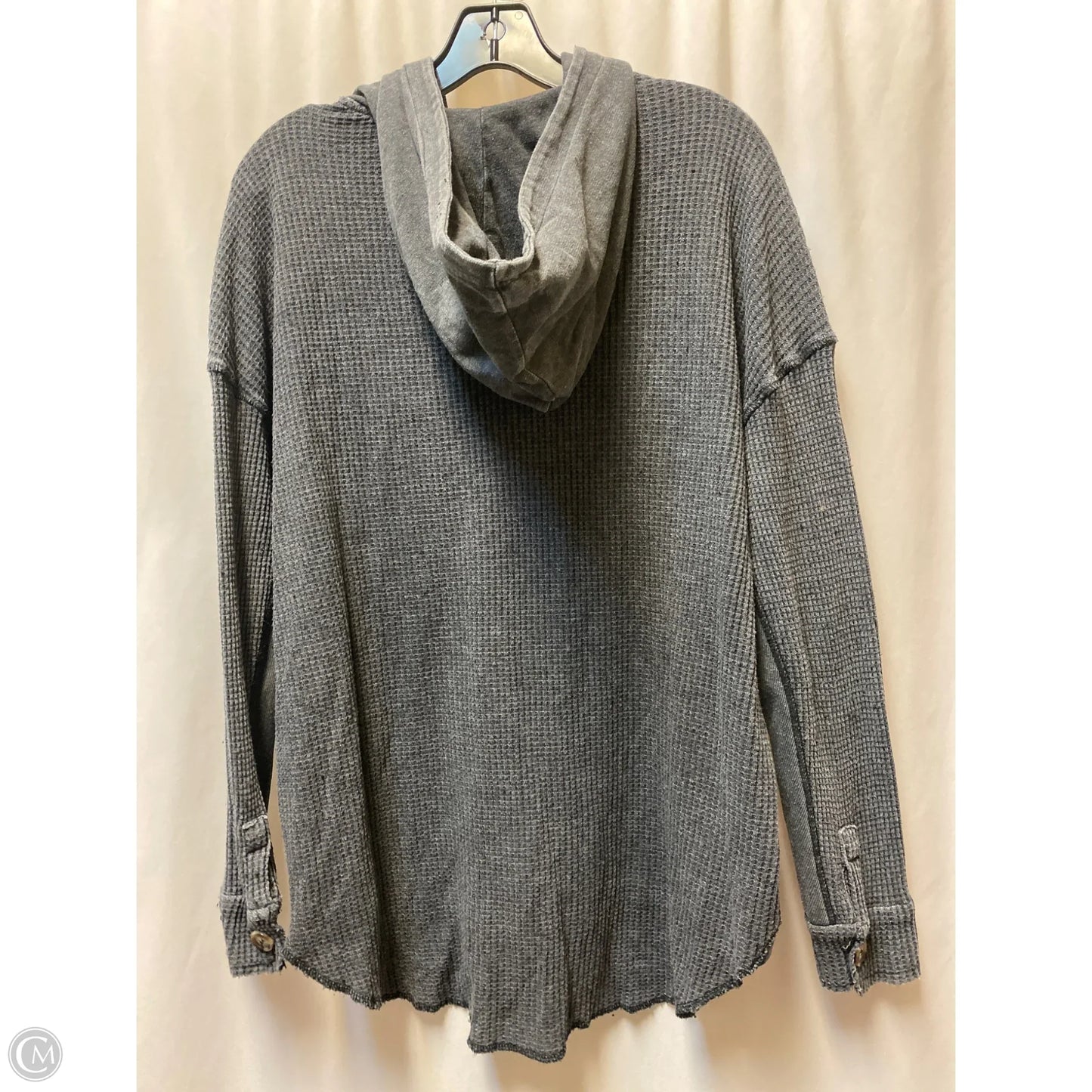 Top Long Sleeve By Bke In Grey, Size: M