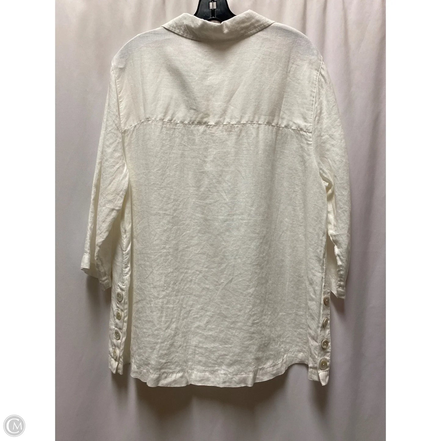 Top Long Sleeve By Tahari In White, Size: 1x