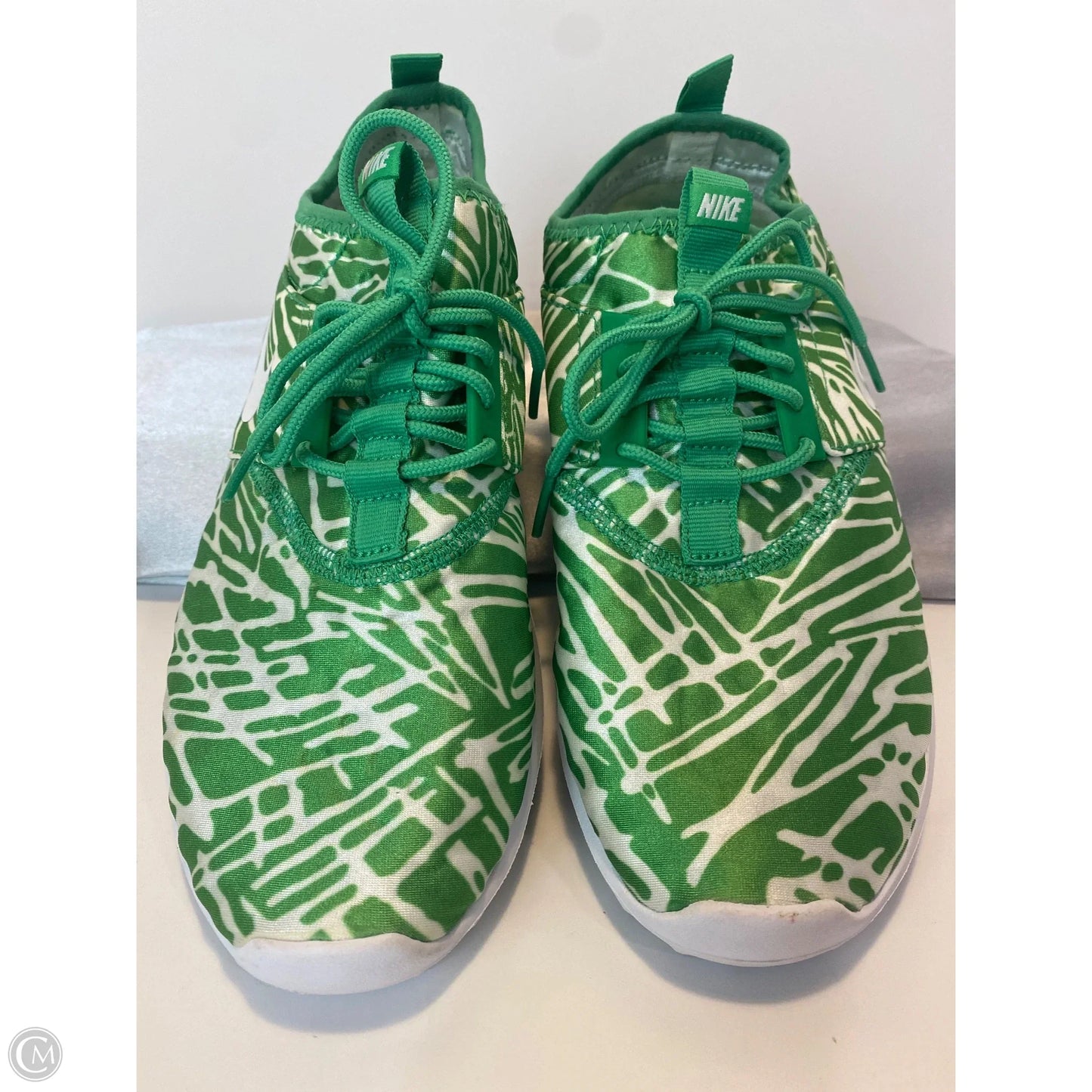 Shoes Athletic By Nike In Green, Size: 9.5