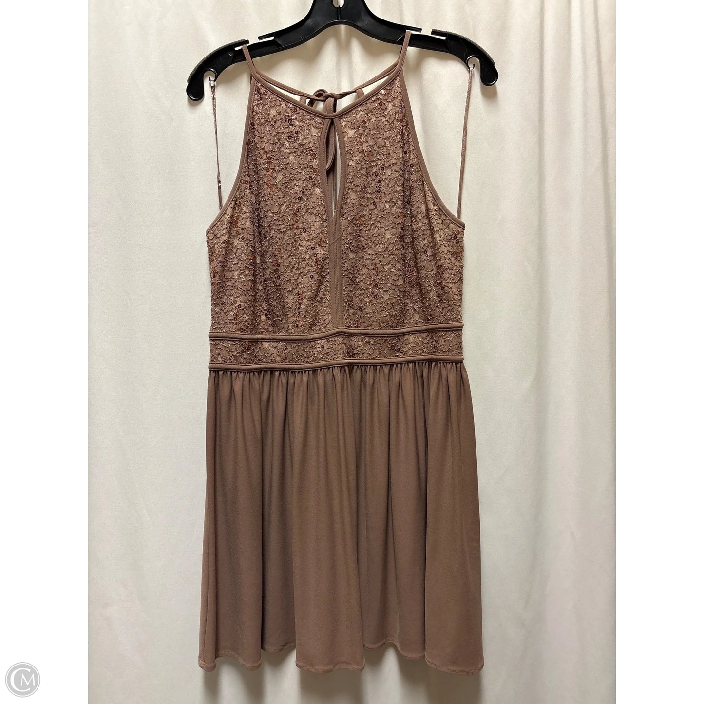 Dress Casual Short By Clothes Mentor In Taupe, Size: Xl