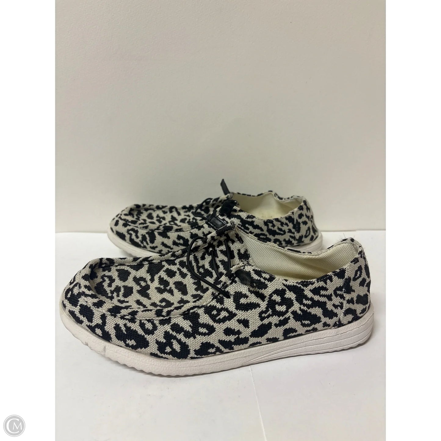 Shoes Flats By Clothes Mentor In Animal Print, Size: 9.5