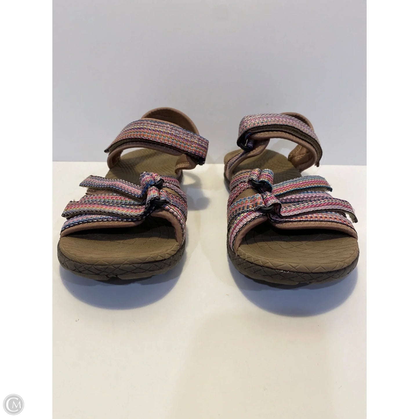 Sandals Flats By Clothes Mentor In Brown, Size: 8.5