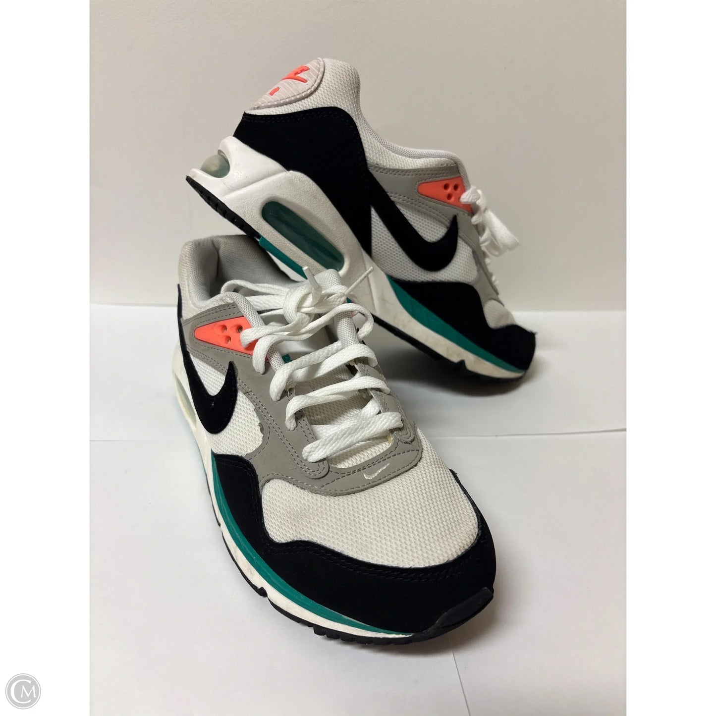 Shoes Athletic By Nike In White, Size: 9