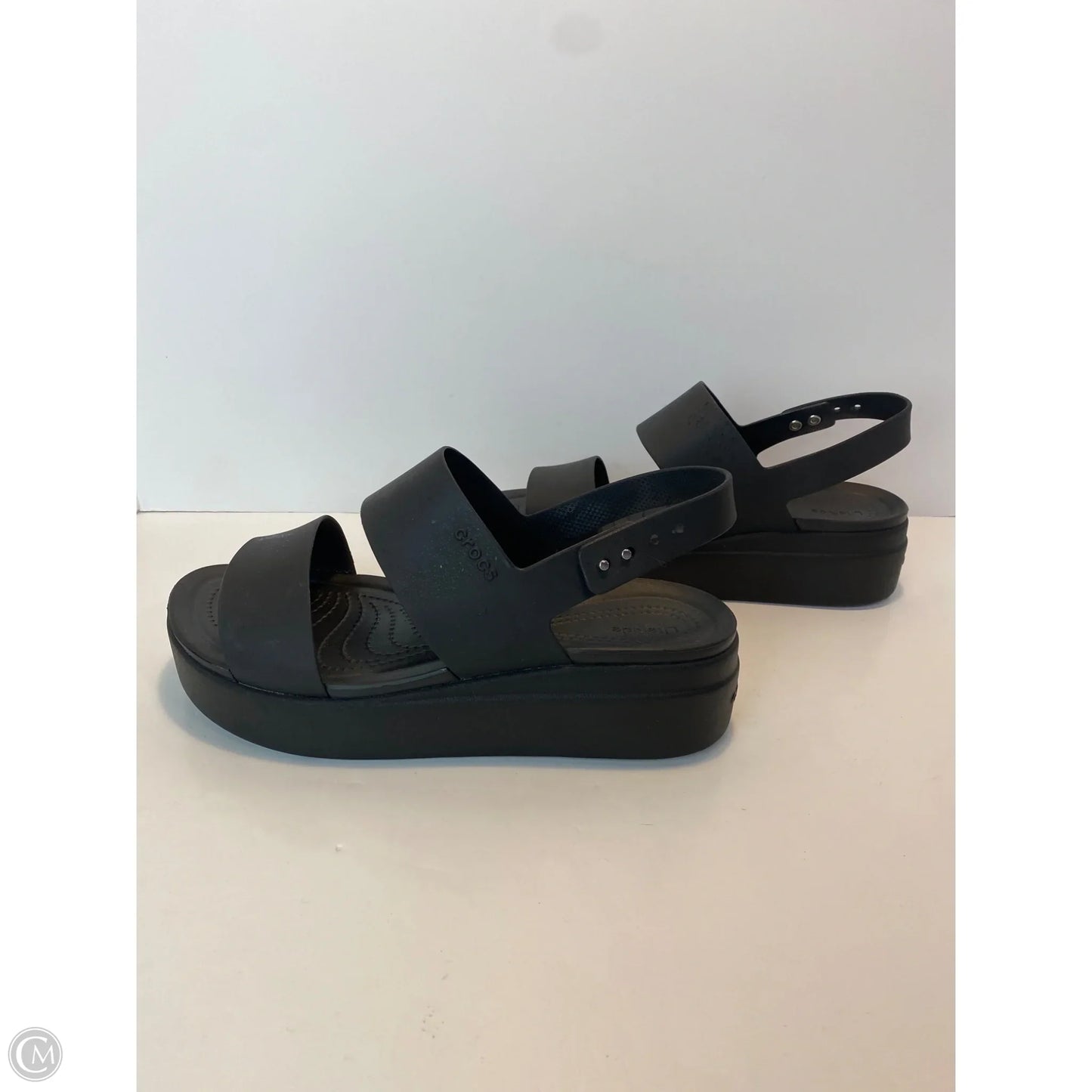 Sandals Heels Platform By Crocs In Black, Size: 10