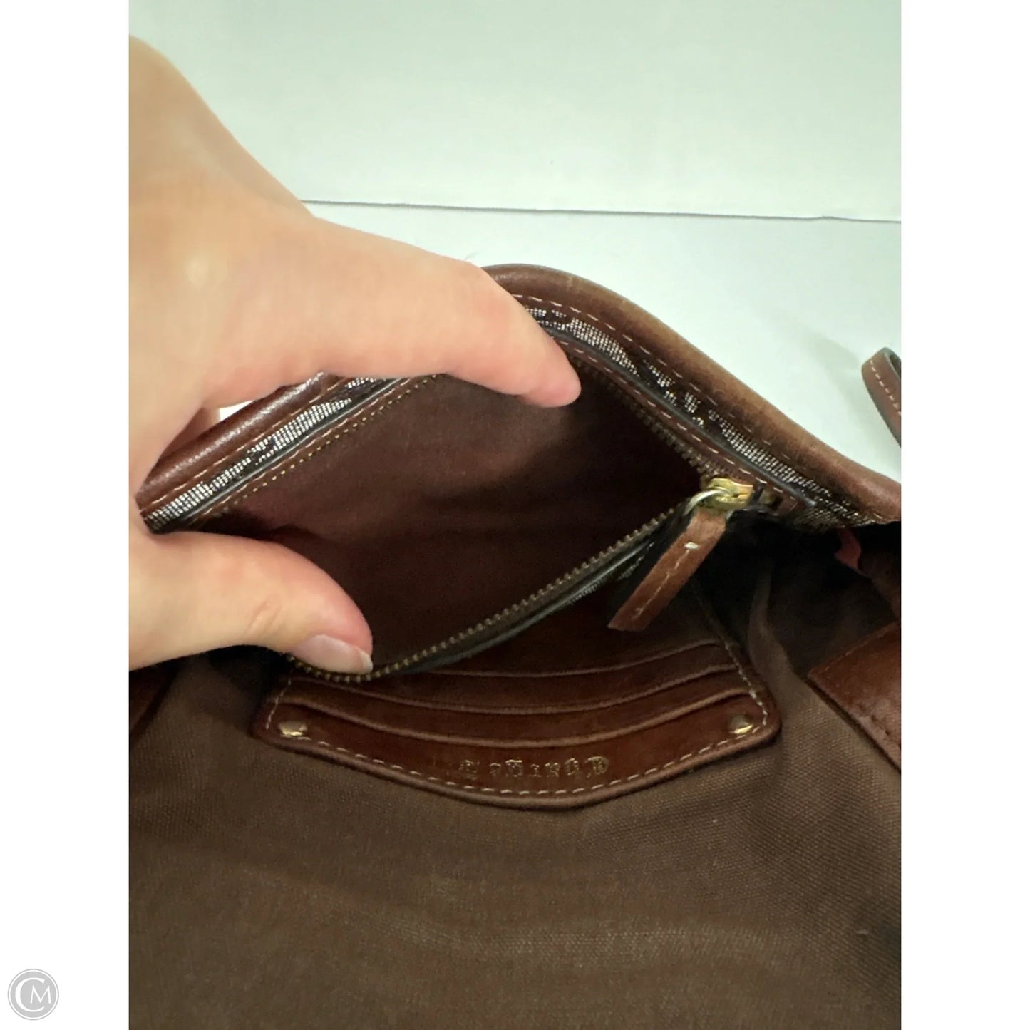 Wristlet By Juicy Couture, Size: Medium