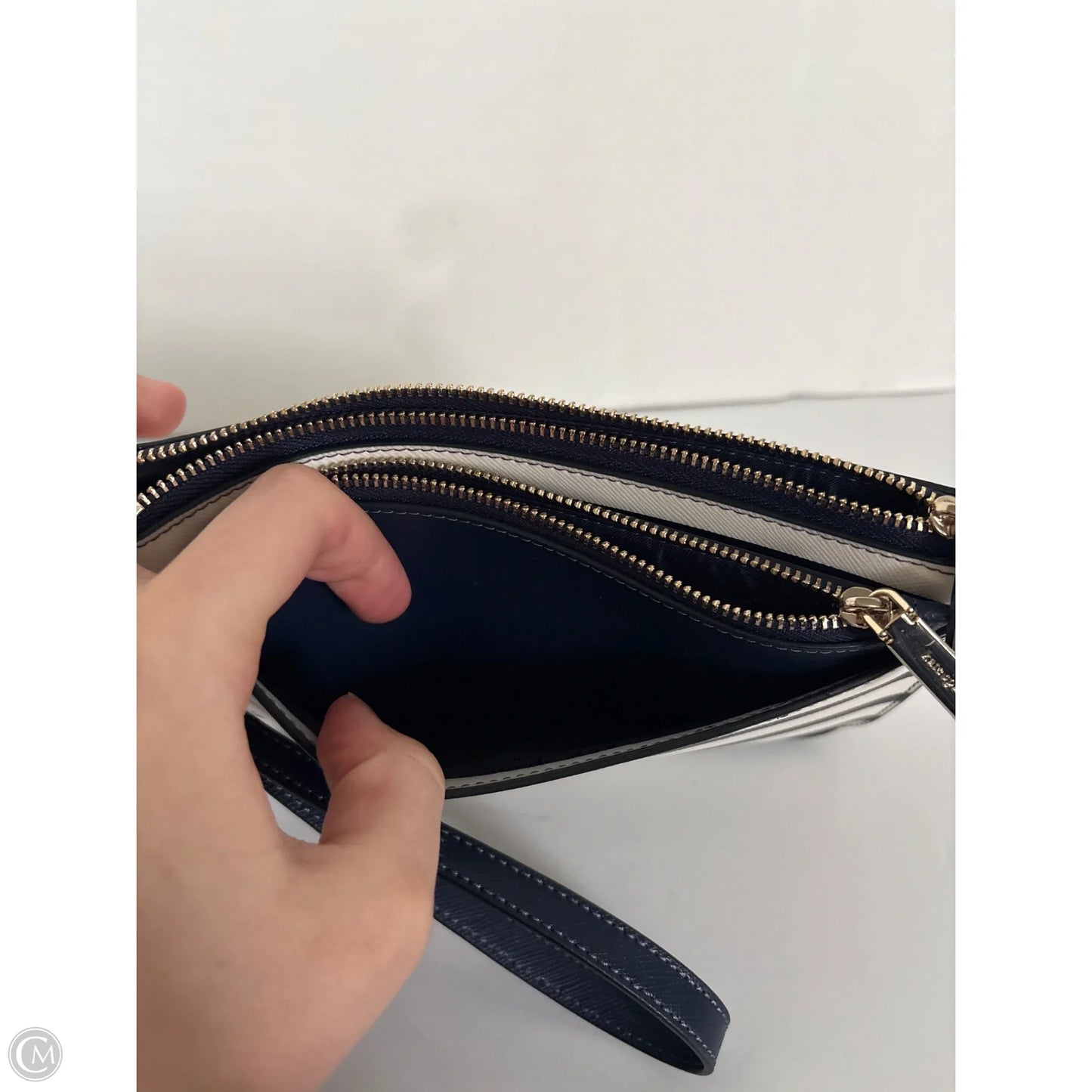 Wristlet Designer By Kate Spade, Size: Medium