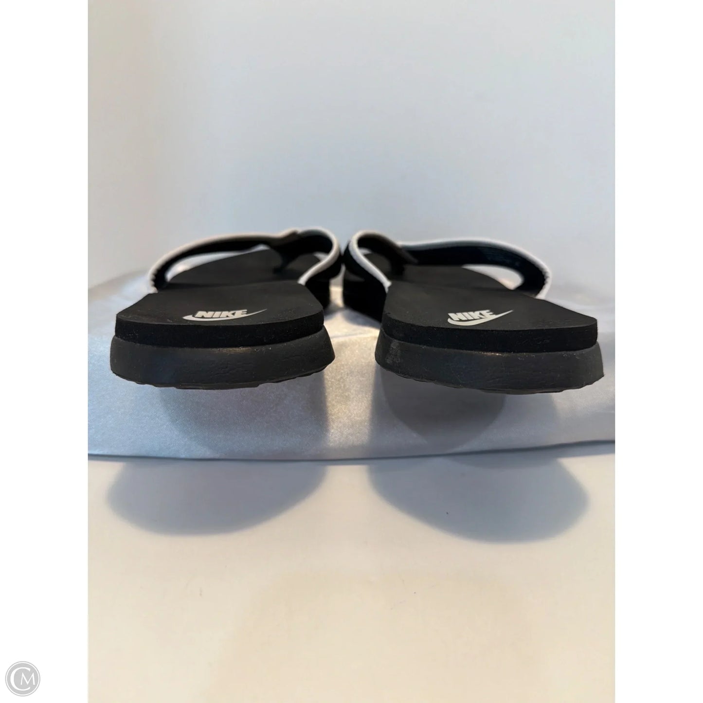 Sandals Flip Flops By Nike In Black, Size: 8