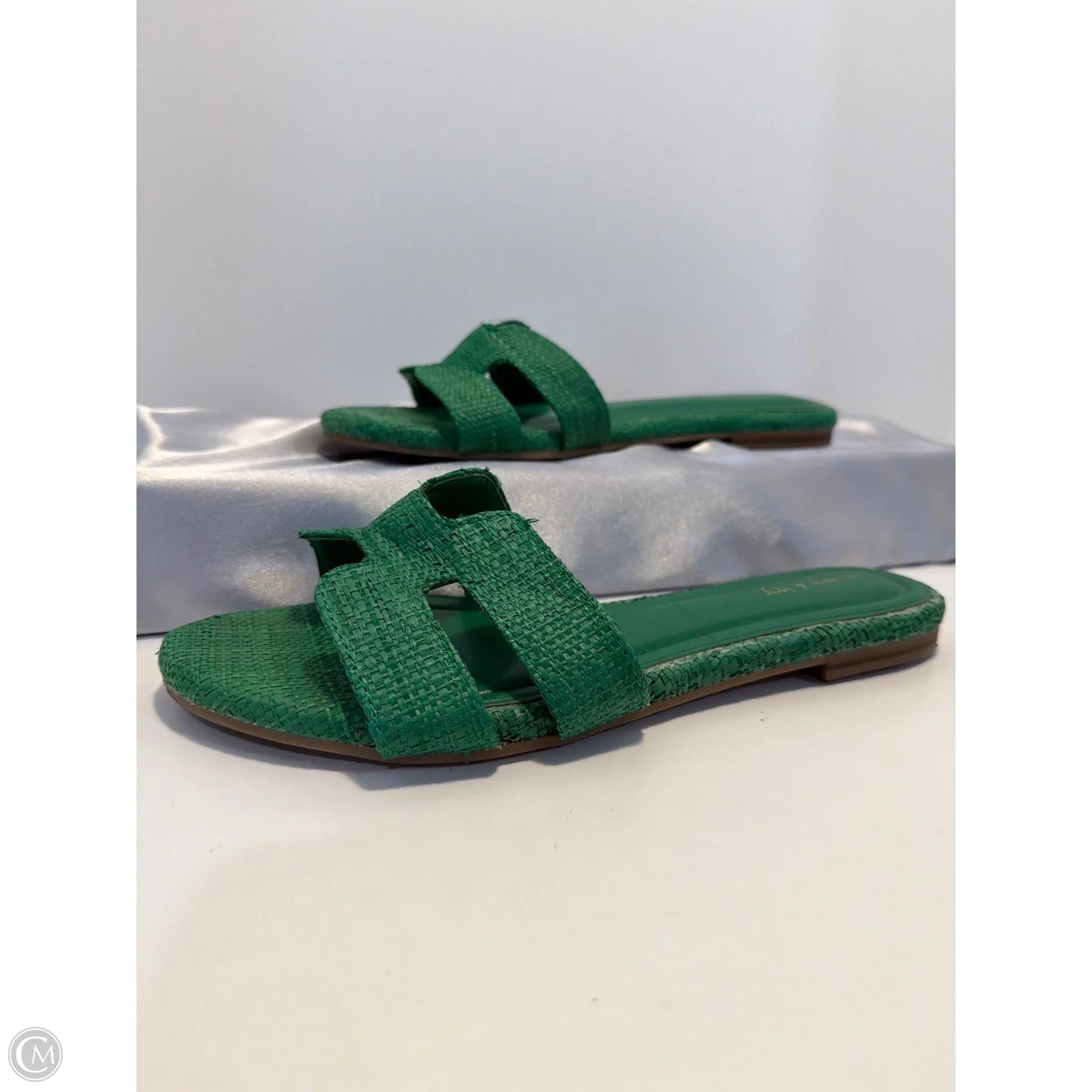 Sandals Flats By Crown And Ivy In Green, Size: 8.5
