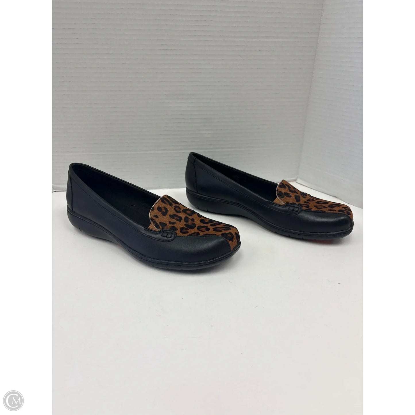 Shoes Flats By Clarks In Animal Print, Size: 9