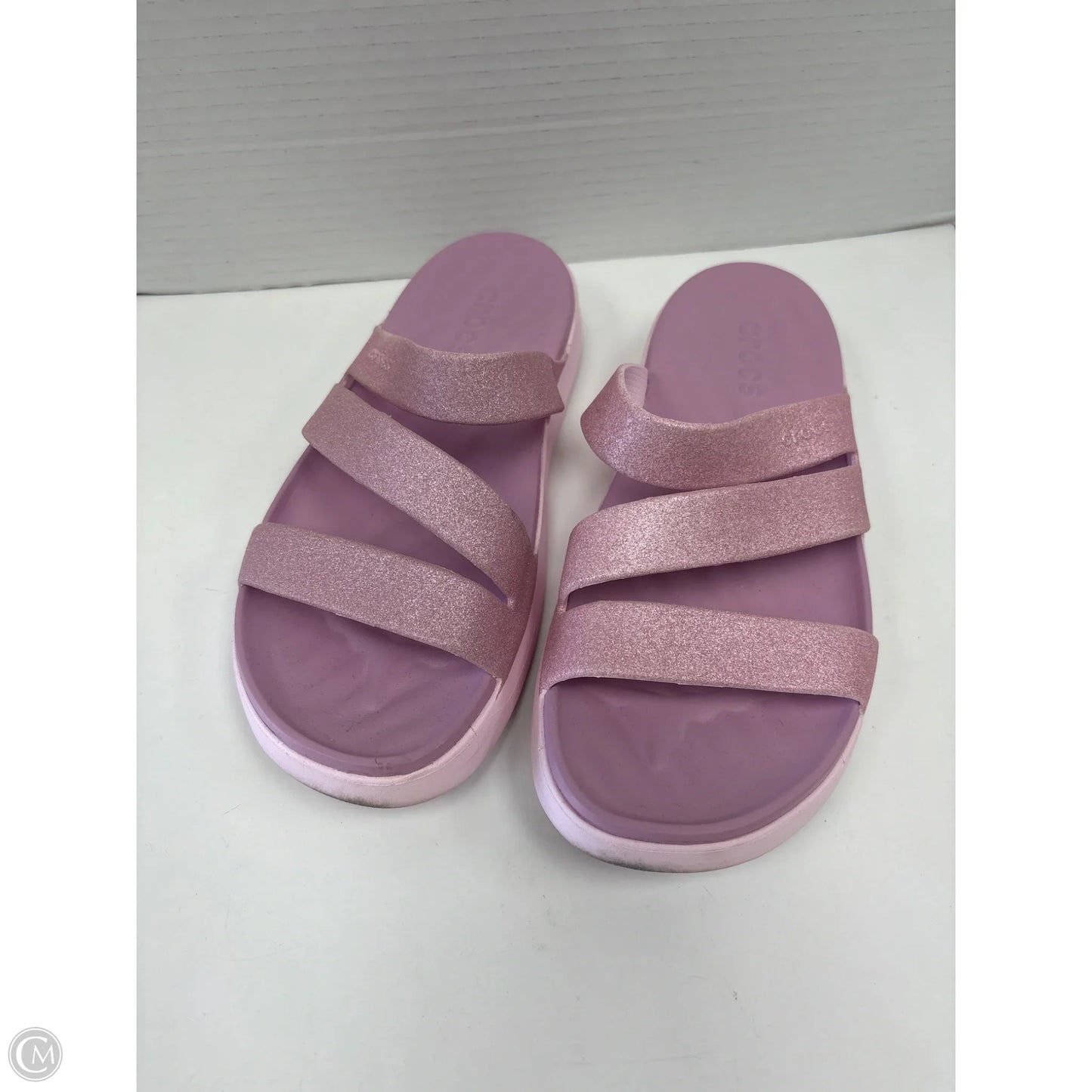 Sandals Flats By Crocs In Pink, Size: 8