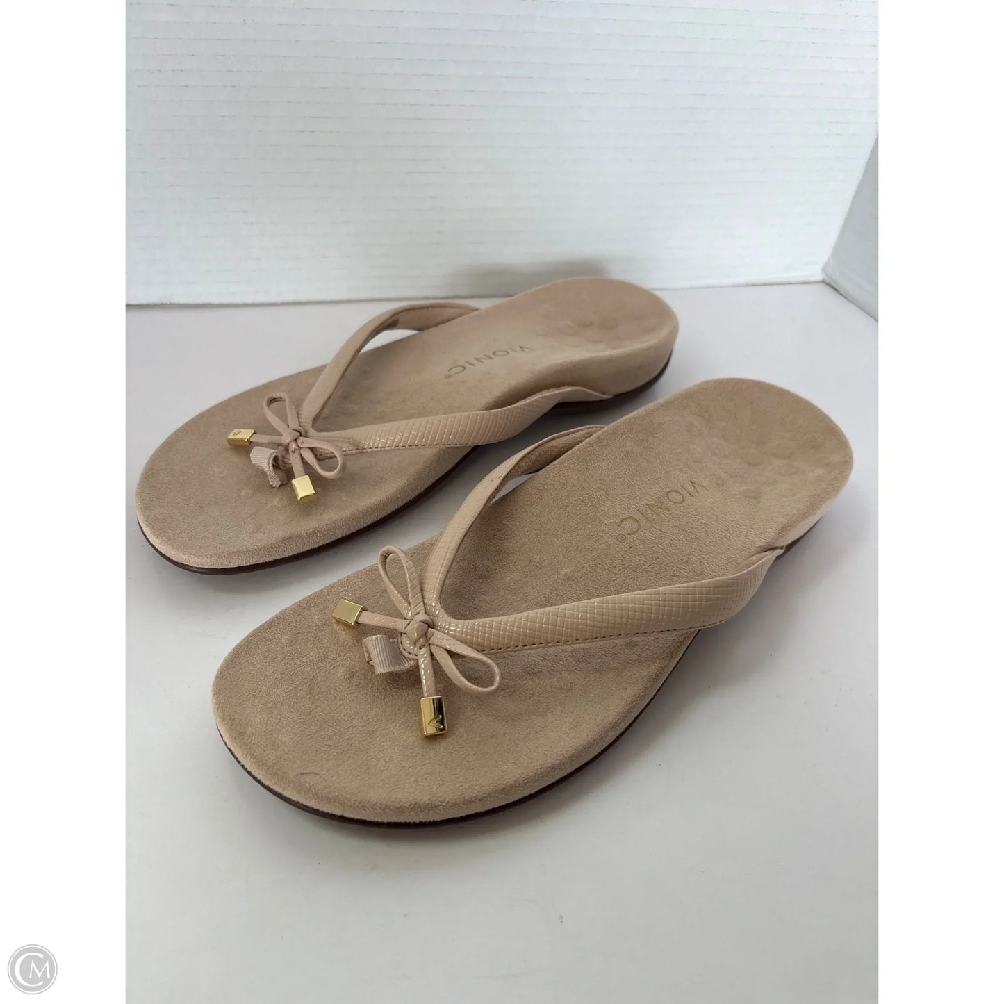 Sandals Flats By Vionic In Cream, Size: 10