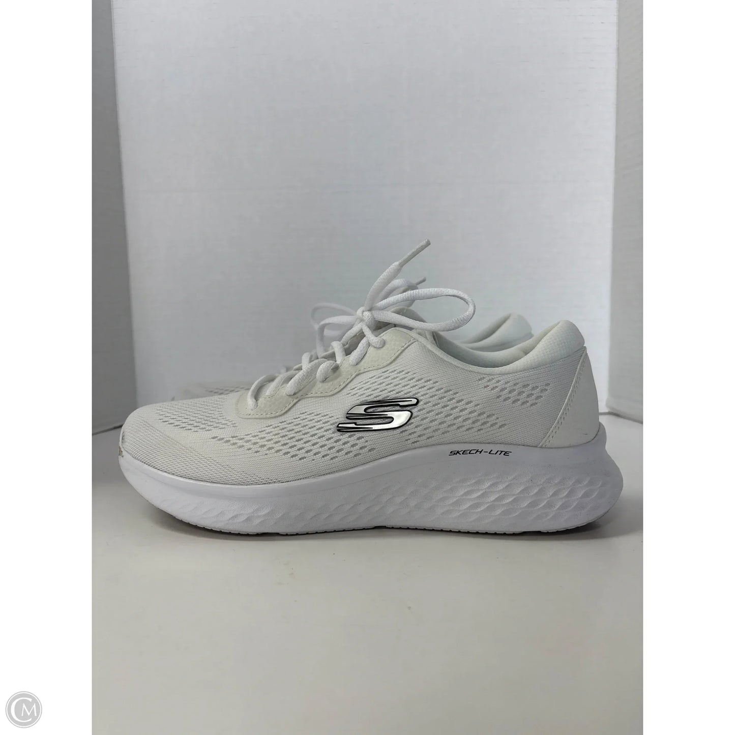Shoes Athletic By Skechers In White, Size: 9