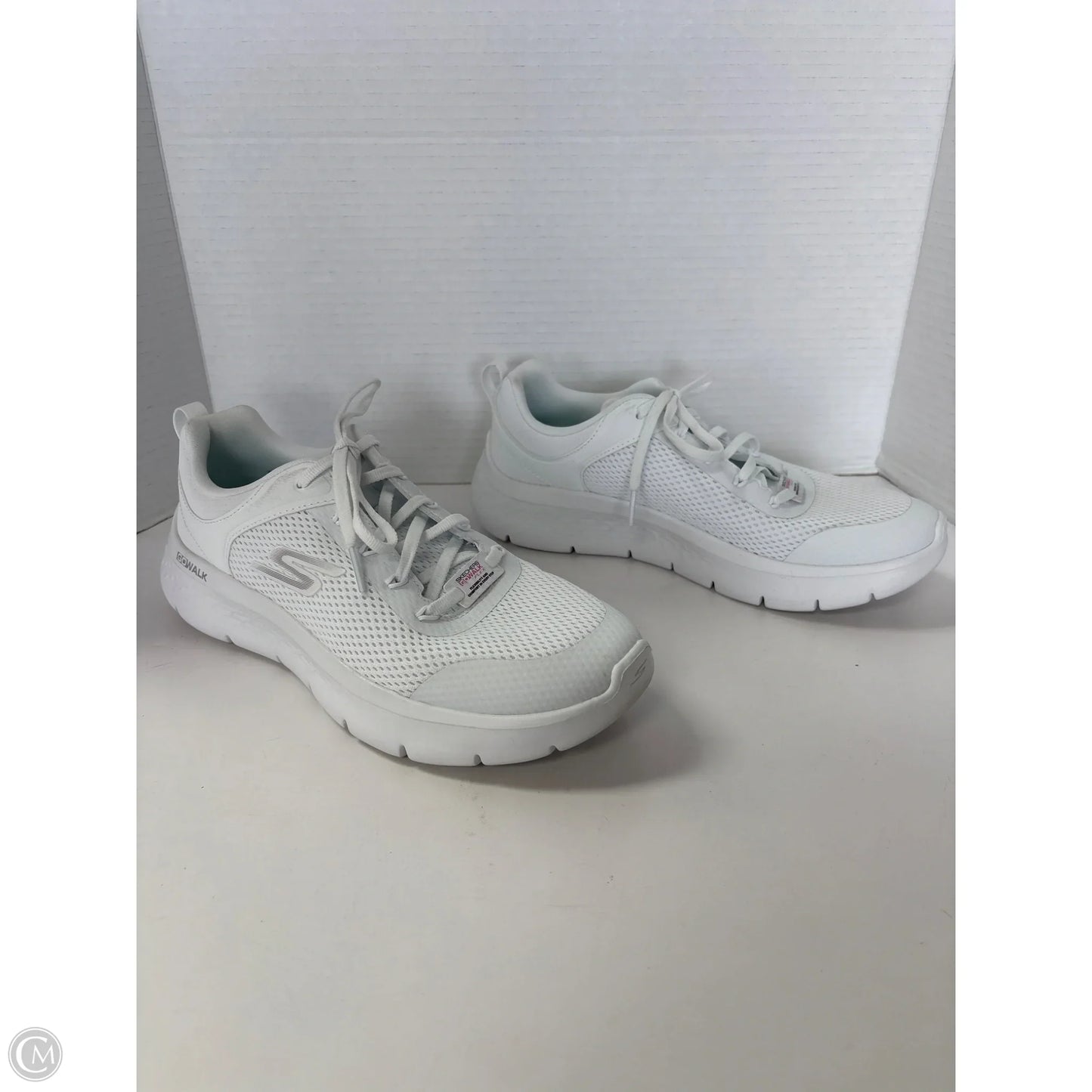 Shoes Athletic By Skechers In White, Size: 8.5