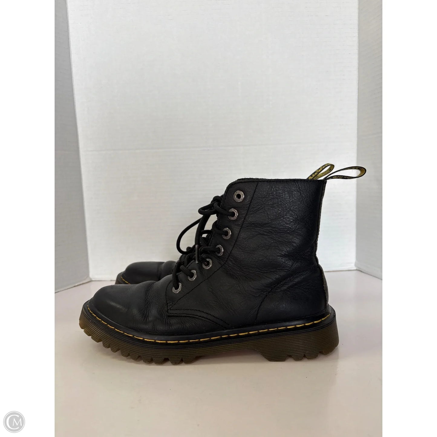 Boots Ankle Flats By Dr Martens In Black, Size: 7