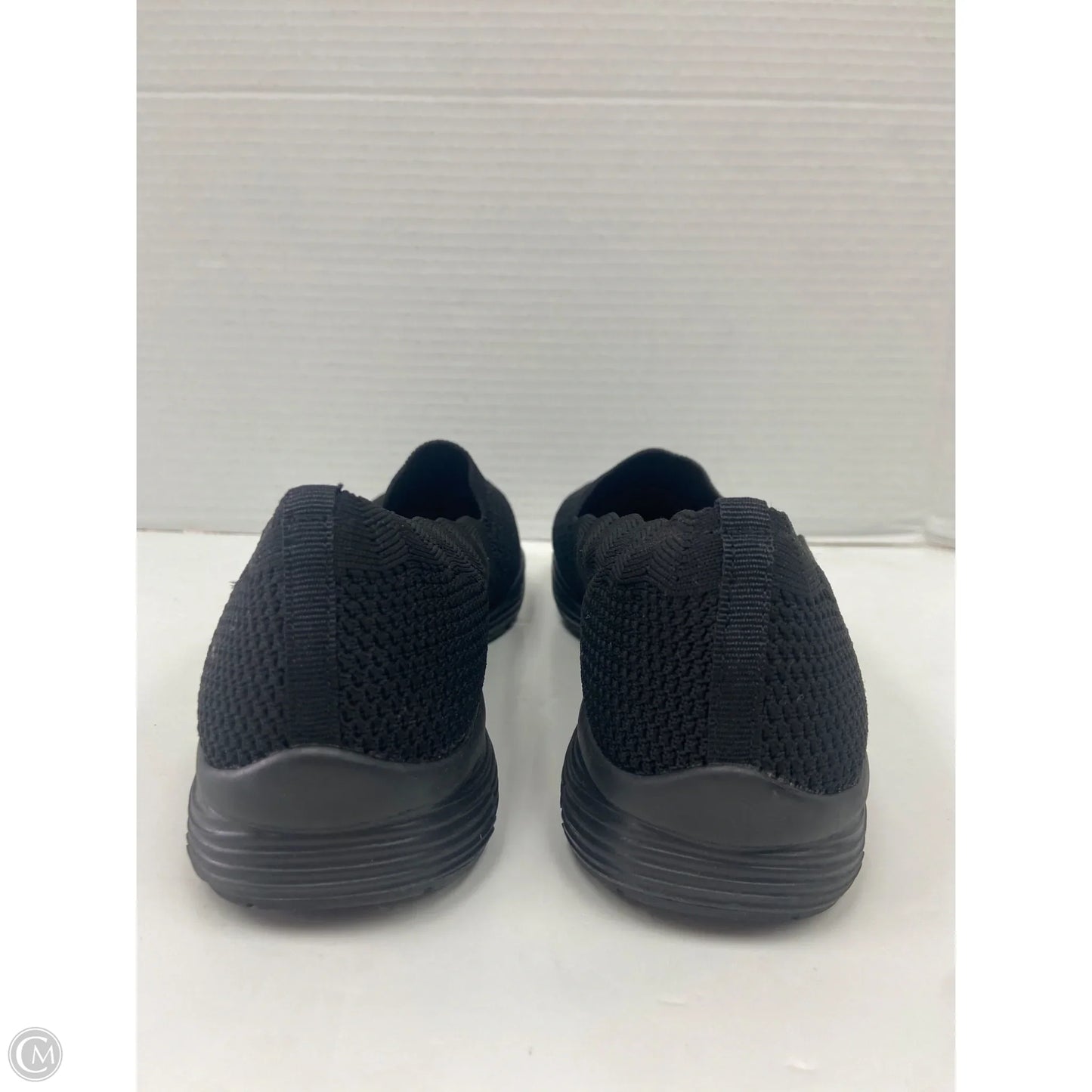 Shoes Sneakers By Skechers In Black, Size: 8
