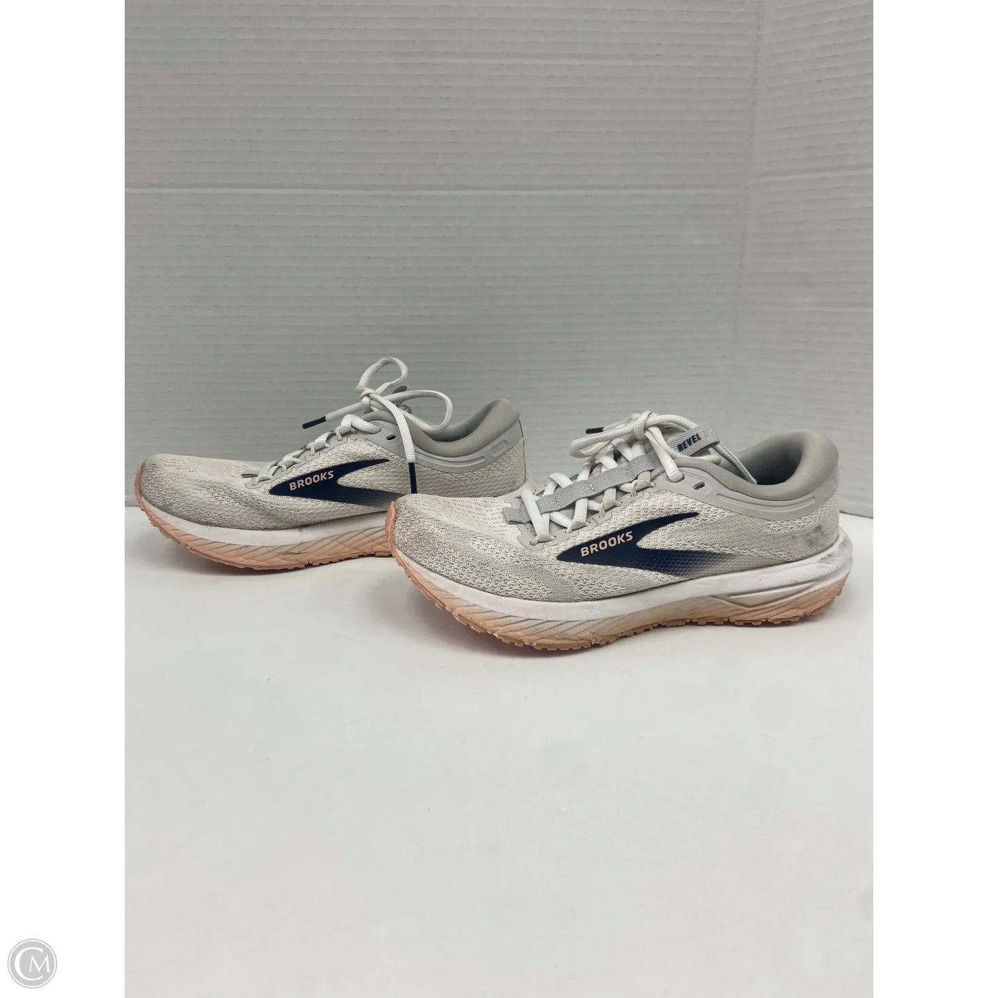 Shoes Athletic By Brooks In White, Size: 6
