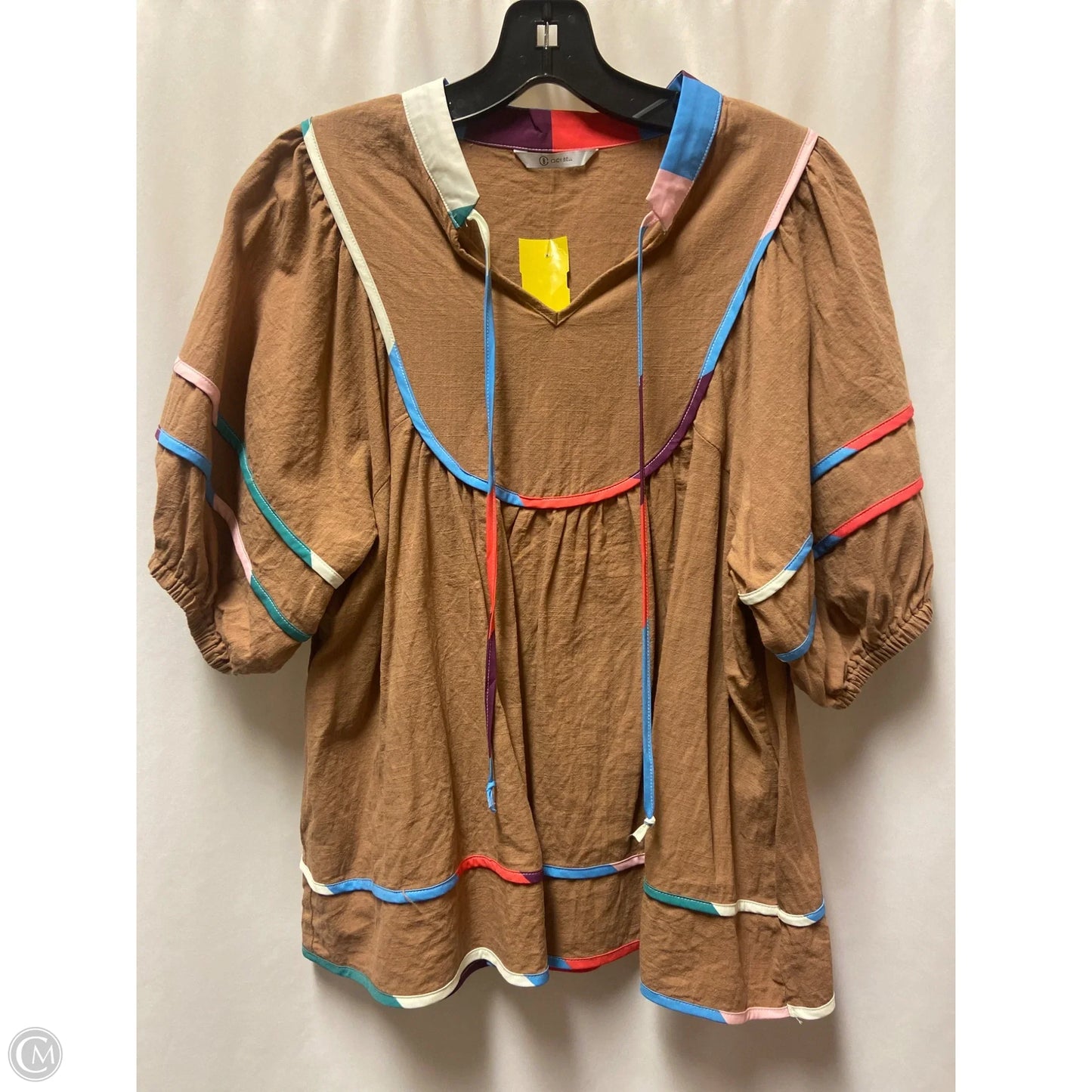 Top Short Sleeve By Clothes Mentor In Brown, Size: M