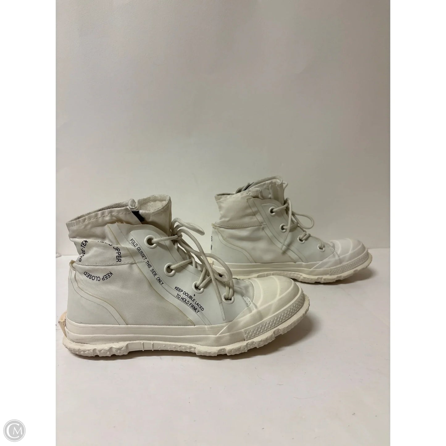 Boots Ankle Flats By Converse In White, Size: 8