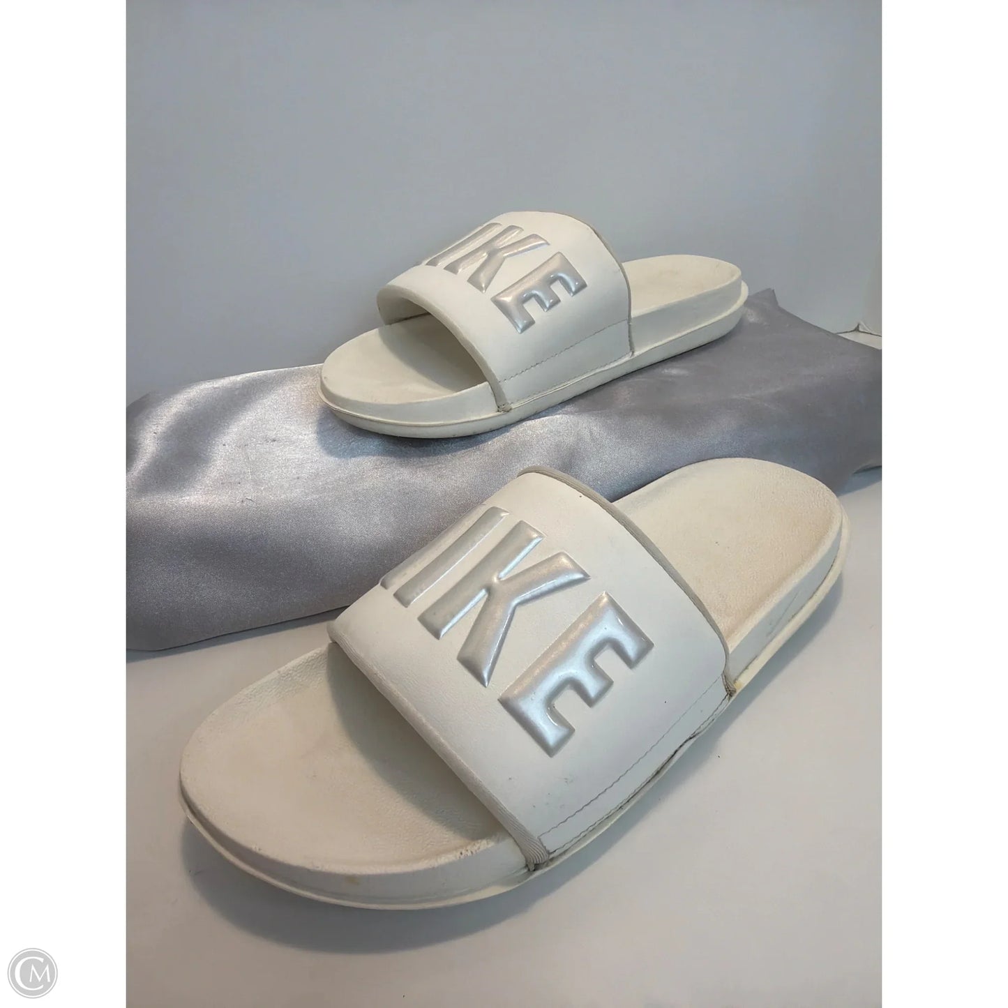 Sandals Flats By Nike In White, Size: 10