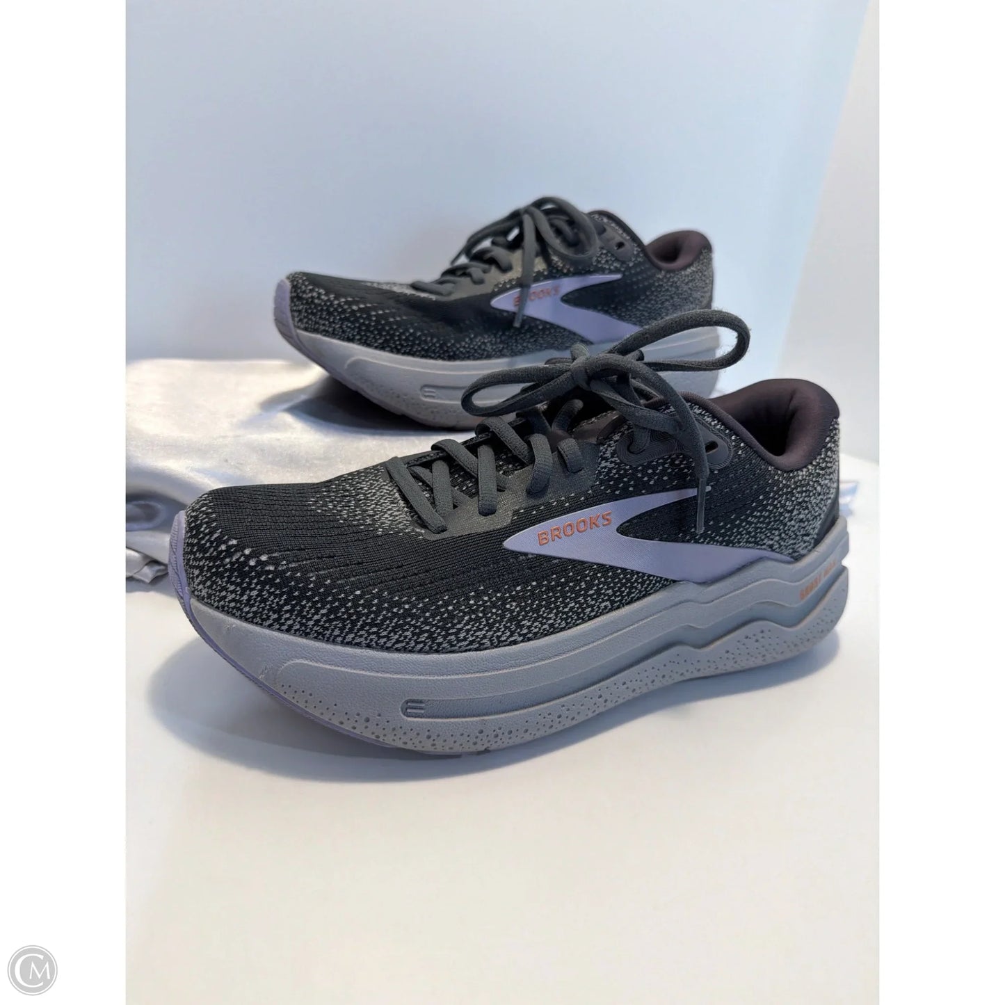 Shoes Athletic By Brooks In Grey, Size: 8.5